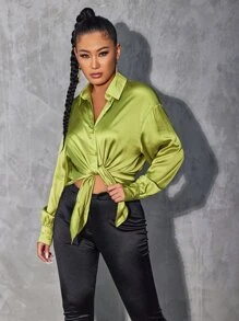Camisa con botón delantero amplio de satén - Verde Lima - Ver 5
