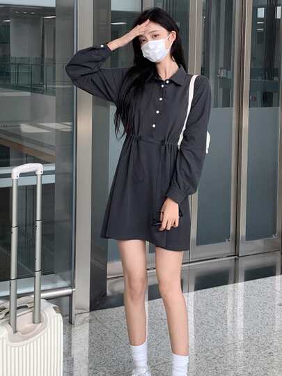 素色前紐扣抽繩洋裝