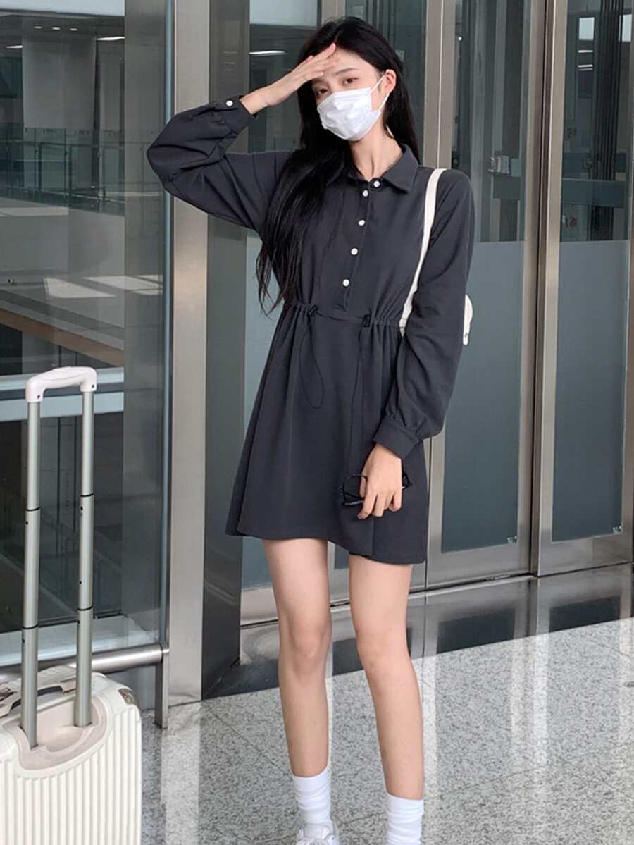 素色前紐扣抽繩洋裝 - 深灰色 - 查看 1