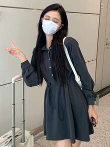 素色前紐扣抽繩洋裝 - 深灰色 - 查看 2