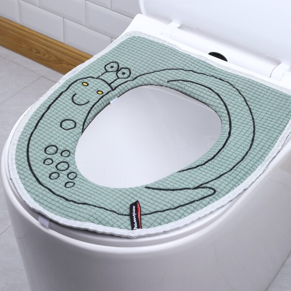 

Embroidery Snail Random Color Toilet Cover, Multicolor