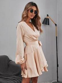 SHEIN 燈籠袖側打結荷葉邊圍裹緞面連衣裙 - 杏色 - 查看 3