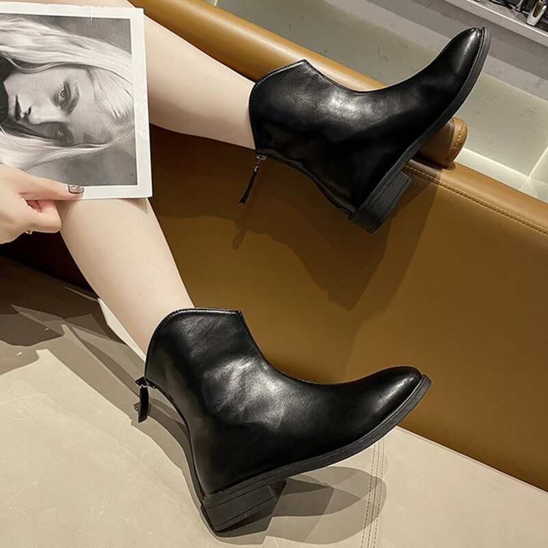 

Minimalist Riding Boots, Black