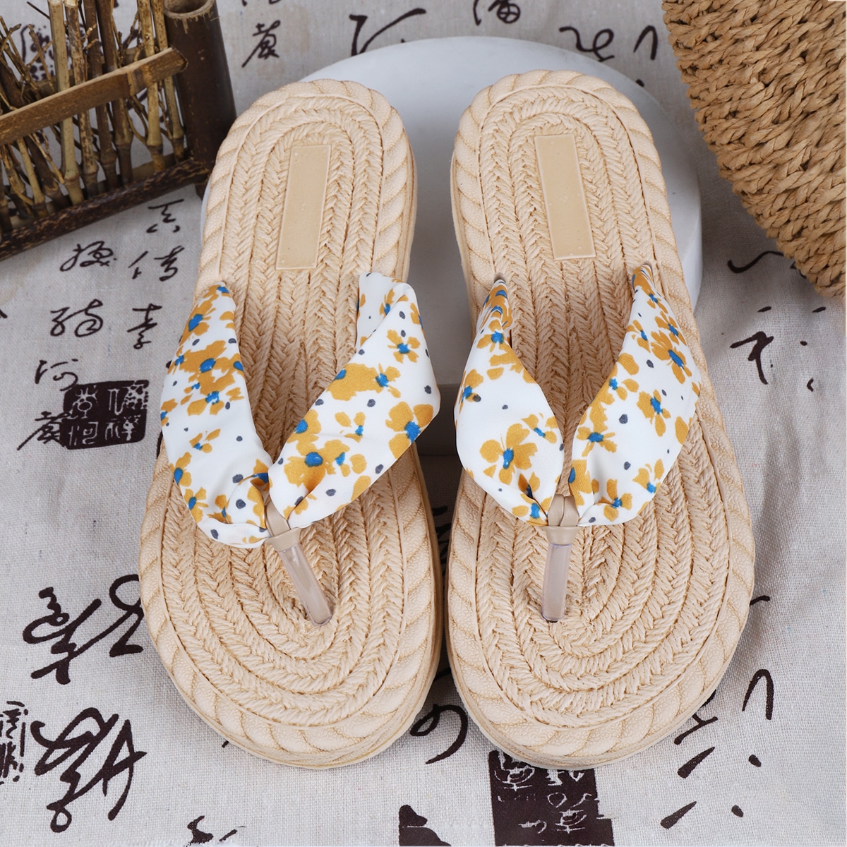 Вьетнамки с цветочным узором