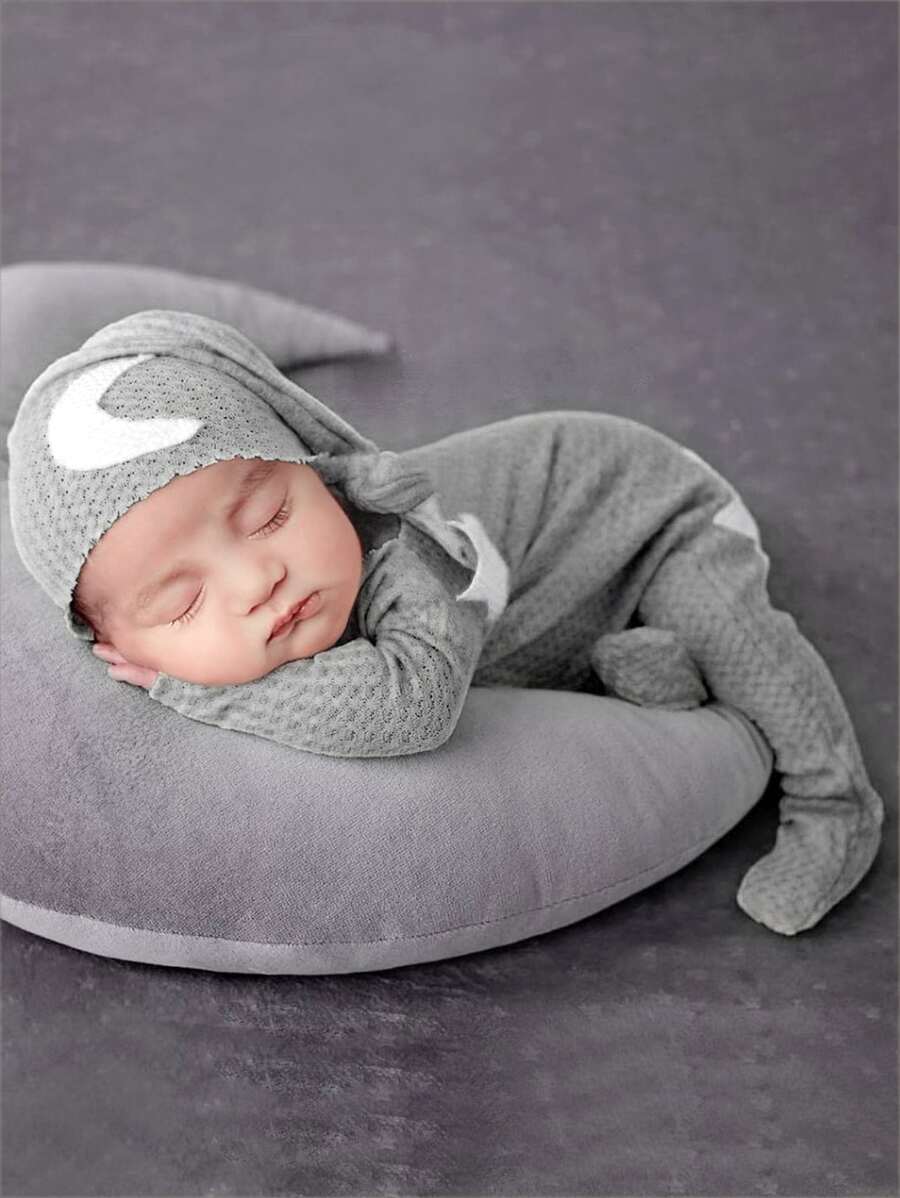 SHEIN 嬰兒星星和月亮印花連身褲附帽子拍攝套裝 - 灰色 - 查看 1