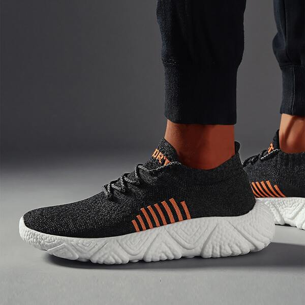 

Men Striped Pattern Breathable Running Shoes, Black