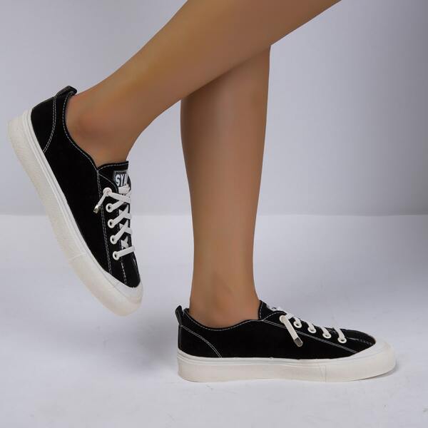 

Minimalist Lace-up Front Low Top Sneakers, Black