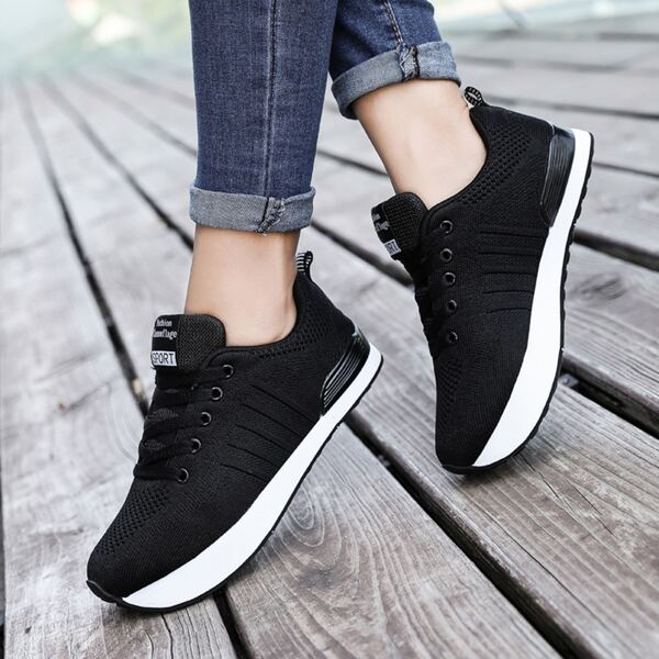 

Letter Patch Lace-up Front Running Shoes, Black