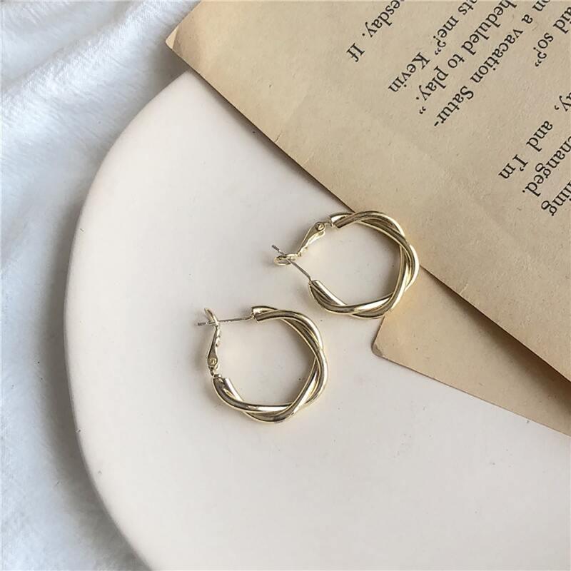 

Twist Hoop Earrings, Gold