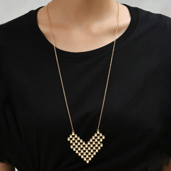 

Hollow Out Heart Pendant Necklace, Gold