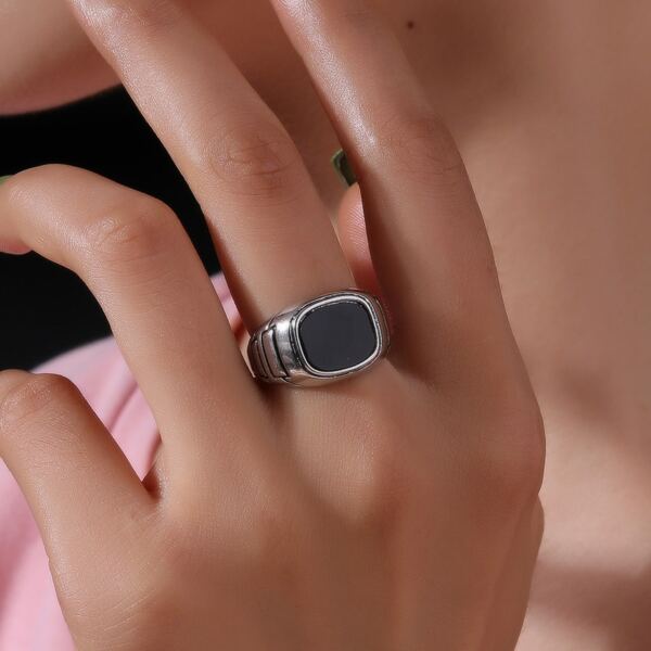 

Vintage Minimalist Ring, Black