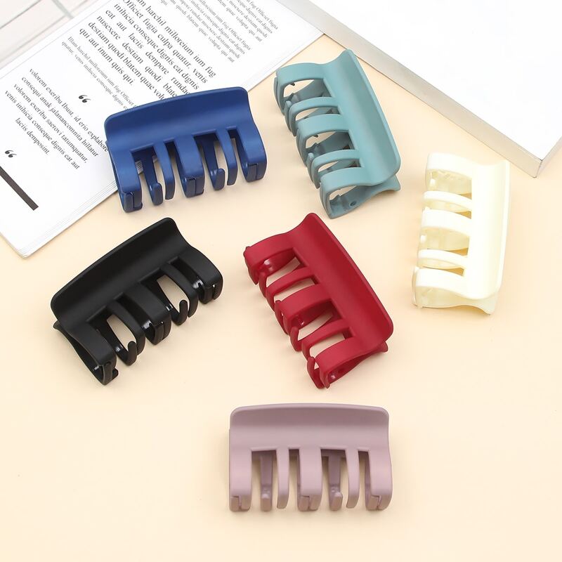 

2pcs Random Color Hair Claw, Multicolor
