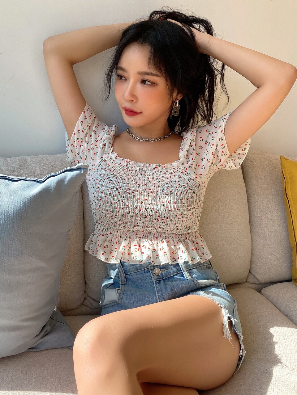 Ditsy Floral Frill Trim Shirred Ruffle Hem Crop Blouse
