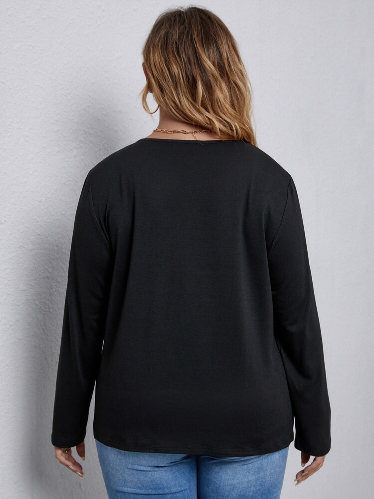 SHEIN Unity 加大花边贴花褶皱下摆 T 恤图案 T 恤女式上衣 - 黑色 - 查看 2