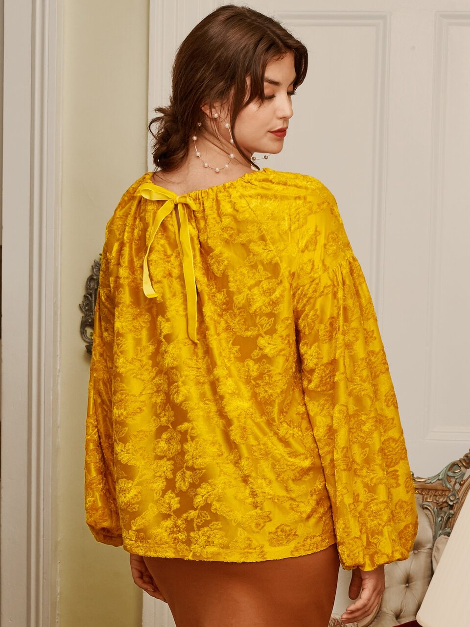Plus Floral Jacquard Lantern Sleeve Tie Back Top