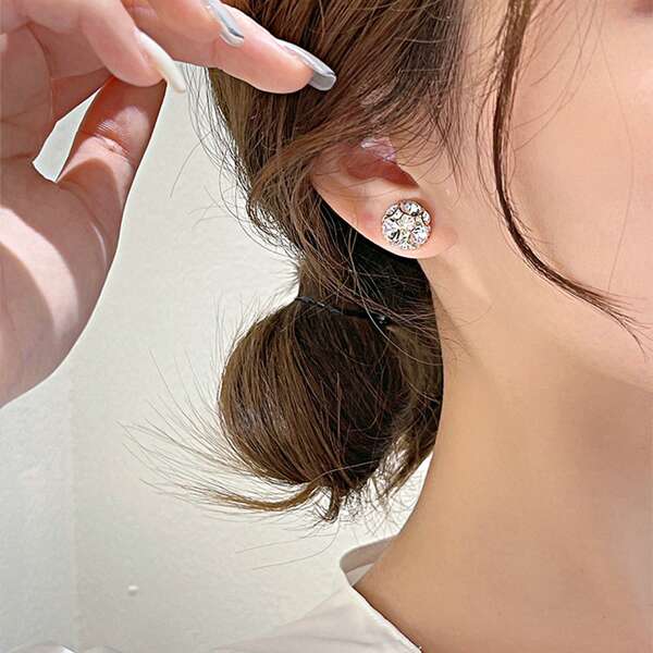 

Rhinestone Decor Stud Earrings, Gold
