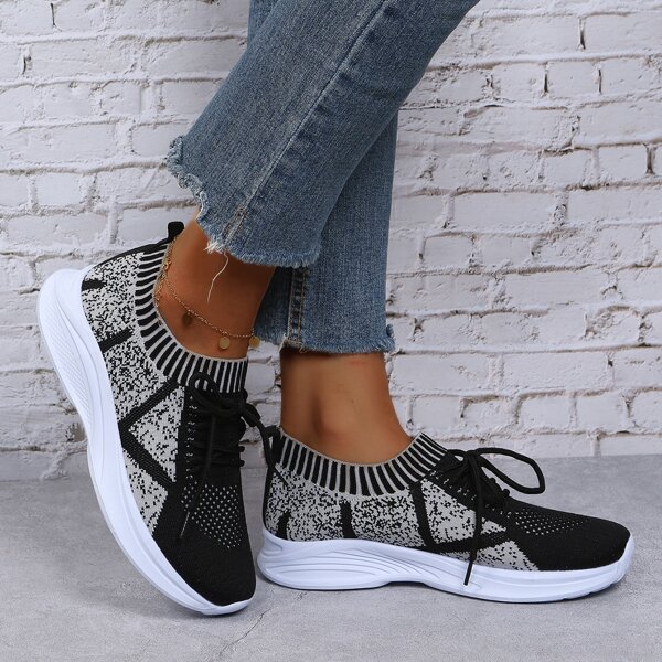 

Colorblock Lace Up Front Sneakers, Multicolor
