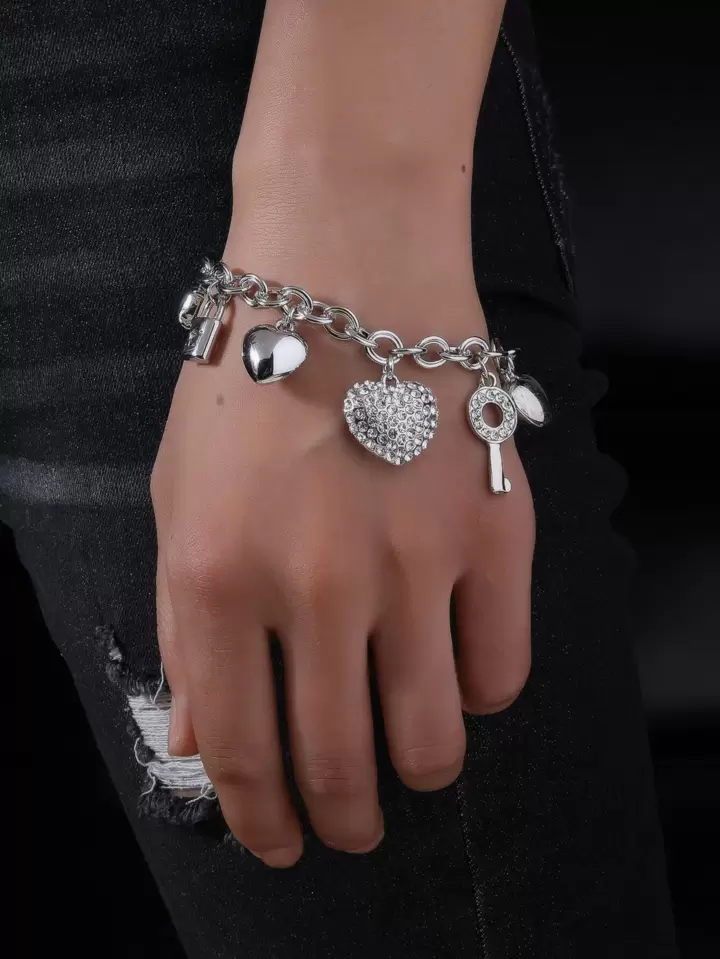 Discover 155+ key charm bracelet super hot ceg.edu.vn