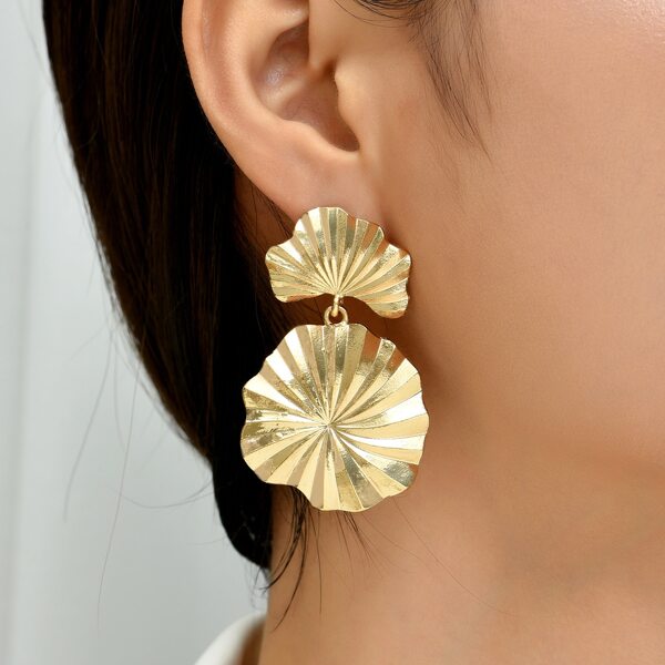 

Geo Decor Drop Earrings, Gold