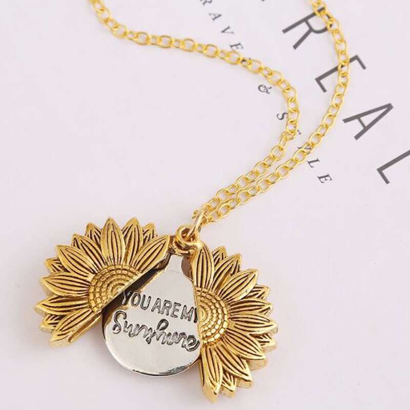 

Flower Pendant Necklace, Gold