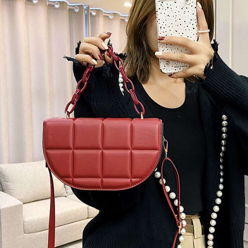 

Chain Flap Satchel Bag, Red