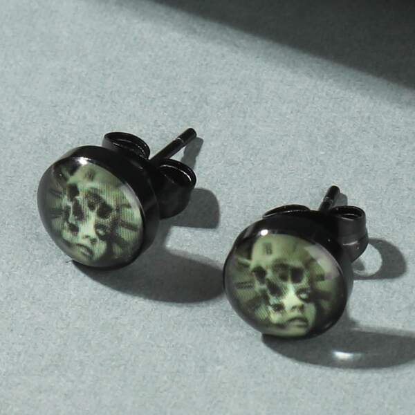 

Men Skull Print Stud Earrings, Black