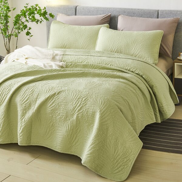 

Leaf Embroidery Bedspread Set, Green