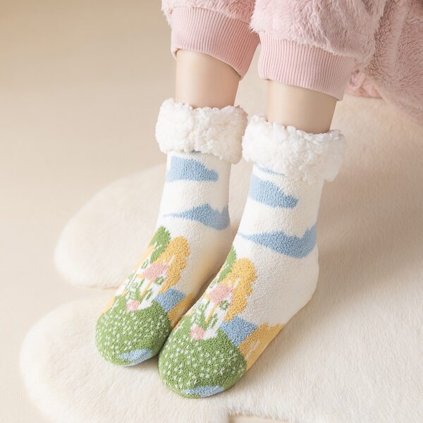 

Graphic Fuzzy Socks, Multicolor