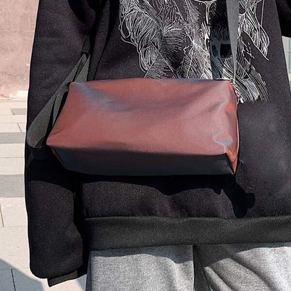 

Men Minimalist Holographic Square Bag, Burgundy
