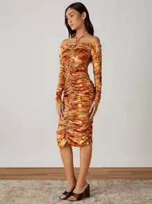 SHEIN BAE 紮染褶邊絲絨緊身洋裝 - 彩色 - 查看 2