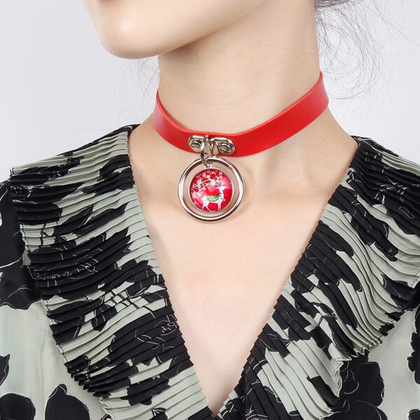 

Christmas Pattern Round Pendant Choker, Red