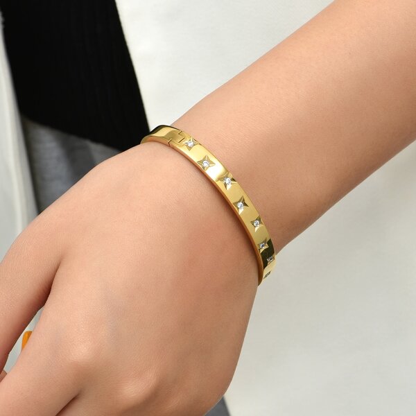 

18K Gold Plated Zircon Decor Bangle