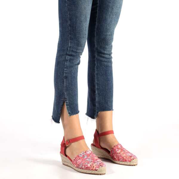 

Colorblock Crochet Detail Wedge Sandals, Red