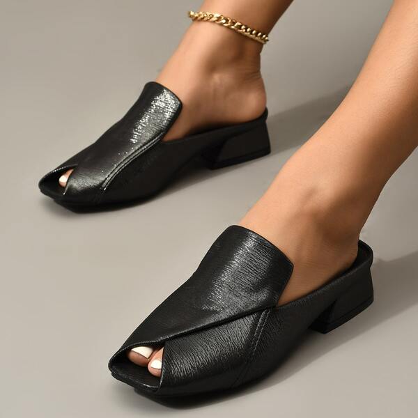 

Minimalist Flat Sandals, Black
