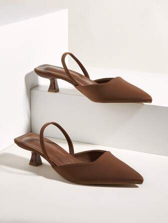Höst/Vinter Minimalistiska Spetsiga Tå Pyramidklackade Slip-ins, Kaffebruna Moderna Enfärgade Slip-ins Klackar, Eleganta, Kitten Heels