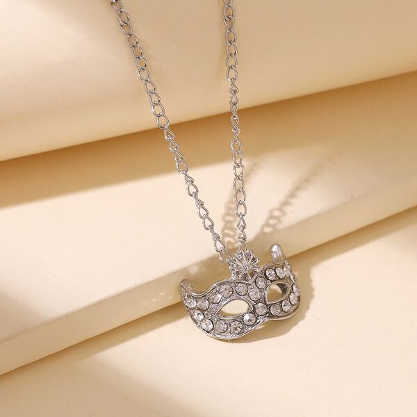

Rhinestone Decor Necklace, Silver