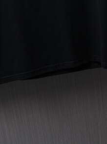 Manfinity Men Letter Graphic Drawstring Hooded Tee - Black - View 5