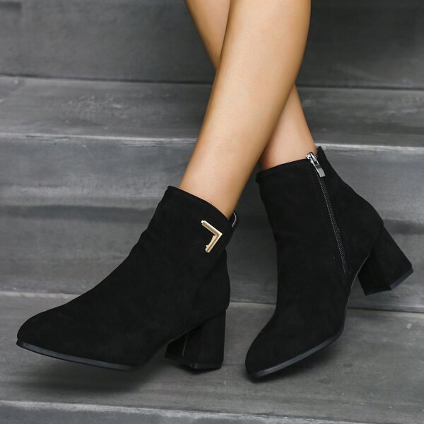 

Metal Decor Side Zipper Chunky Heeled Boots, Black