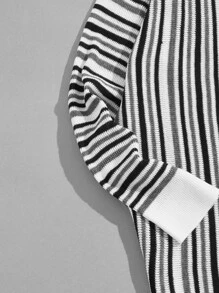 Manfinity Hypemode Men Block Striped Pattern Sweater