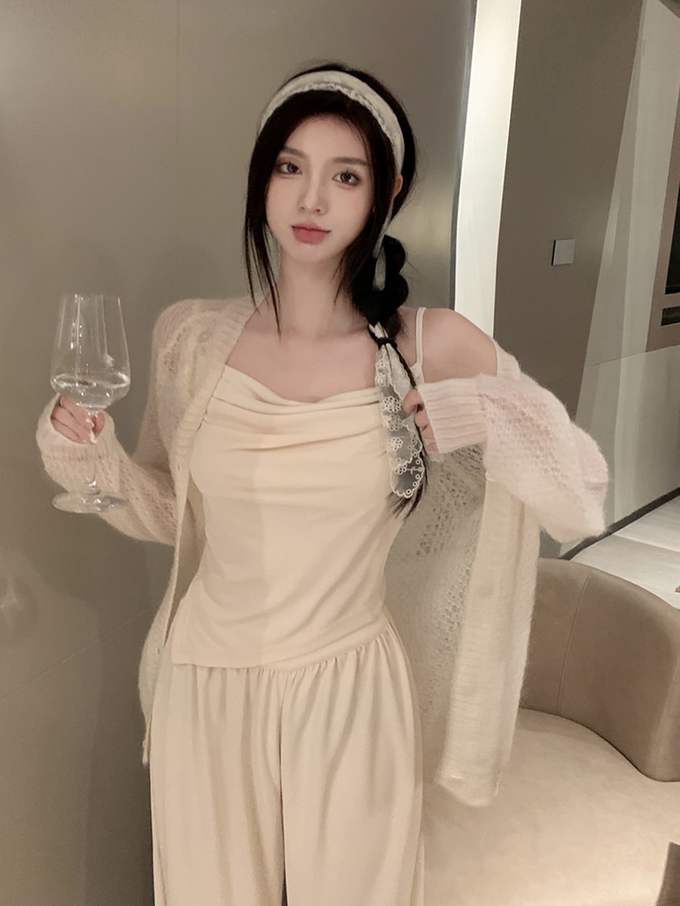 不對稱下擺堆堆領吊帶上衣 - 杏色 - 查看 1