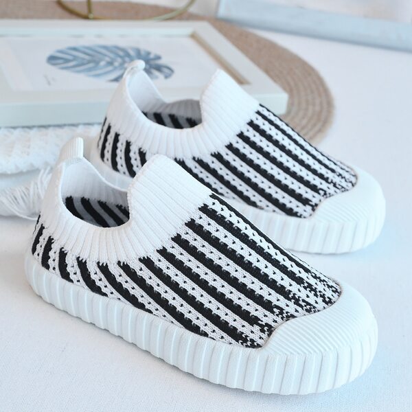 

Boys Colorblock Knit Detail Slip On Sneakers, Black and white