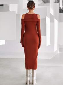 Seusyu 挖肩搭扣細節下擺開叉毛衣洋裝 - 紅木色 - 查看 2