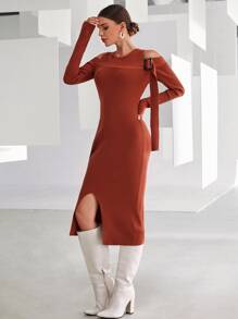 Seusyu 挖肩搭扣細節下擺開叉毛衣洋裝 - 紅木色 - 查看 3