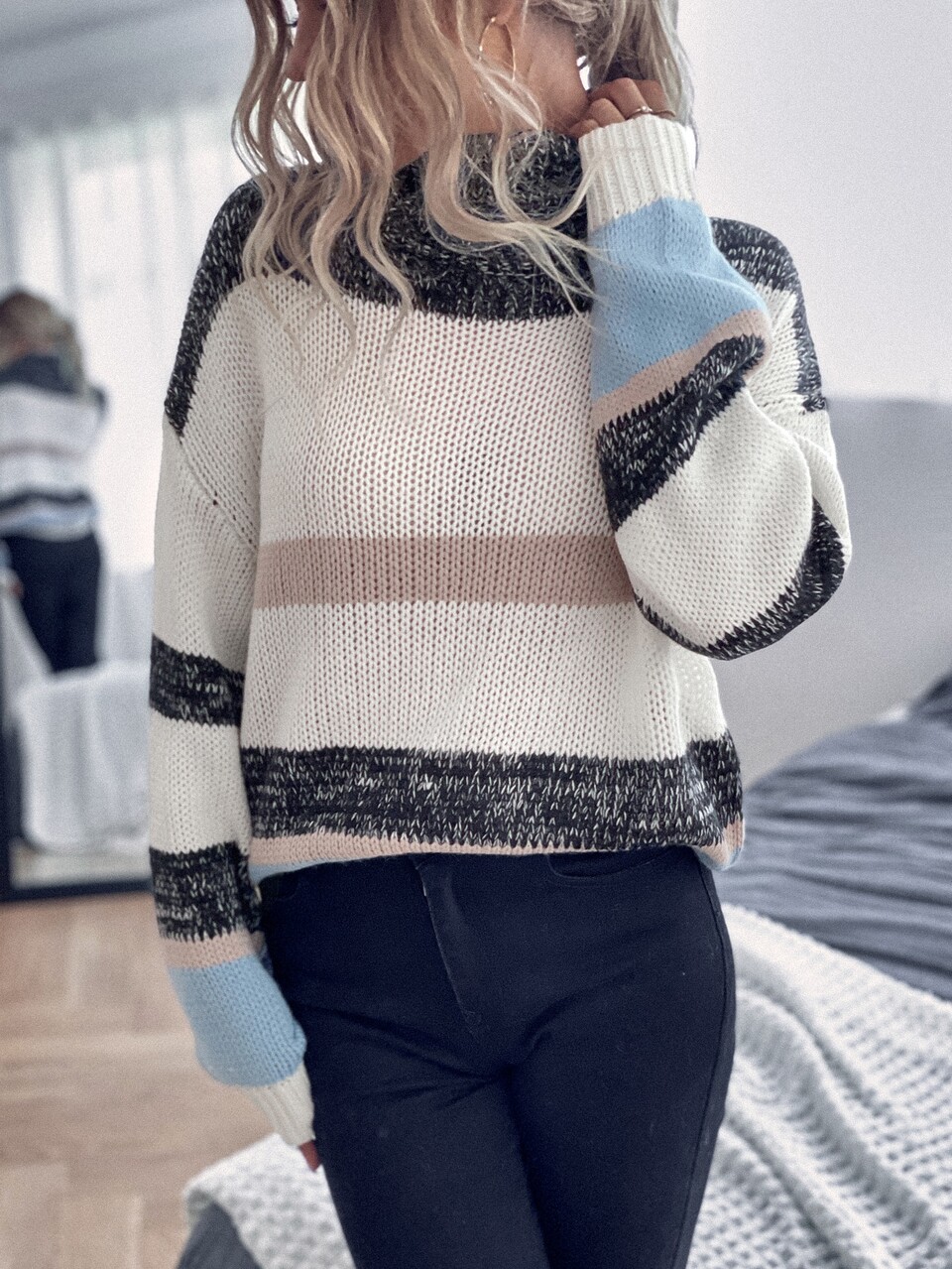 Color-block Turtleneck Drop Shoulder Sweater