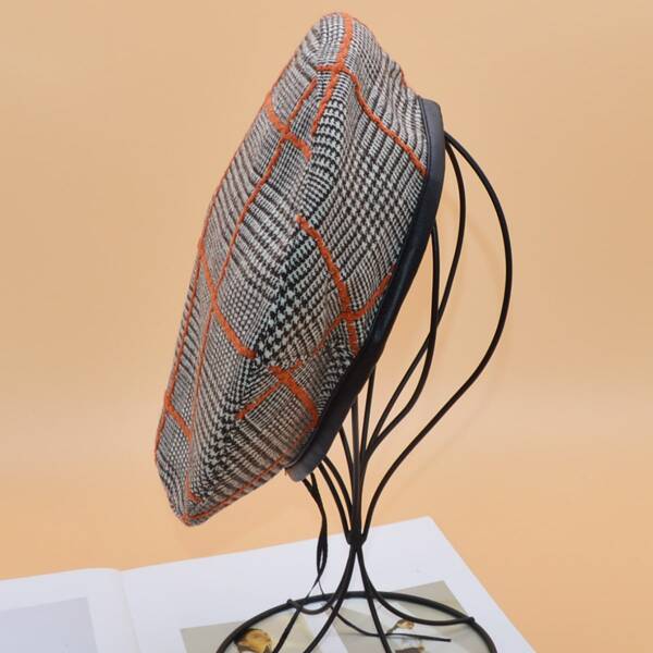 

Houndstooth Pattern Beret, Multicolor