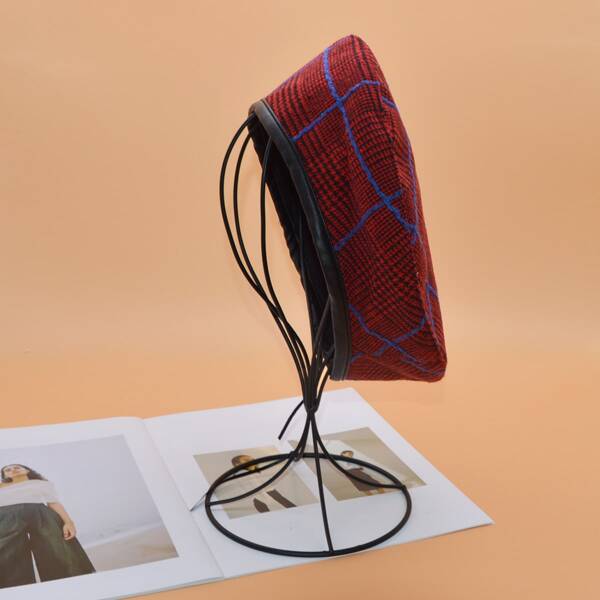 

Plaid Pattern Beret, Red