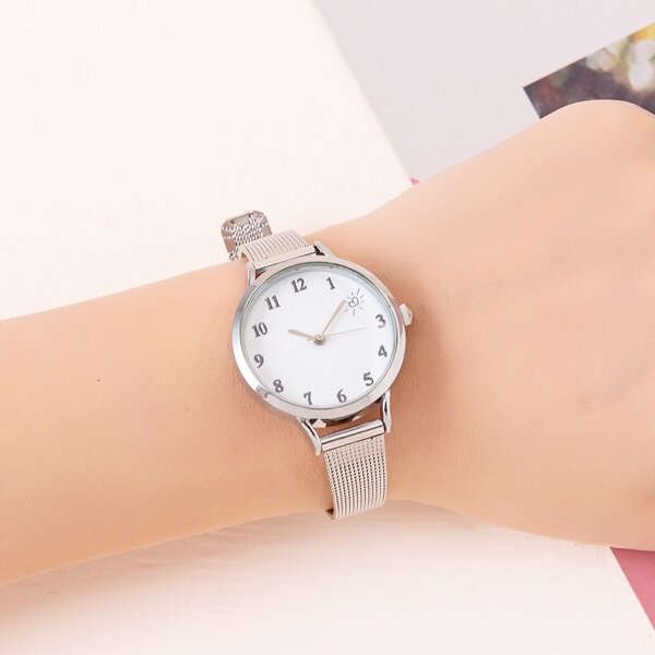 

Mesh Strap Round Pointer Quartz Watch