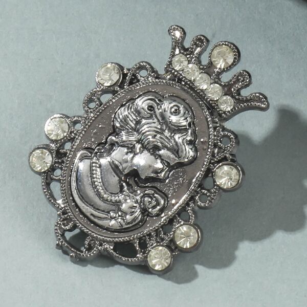 

Men Rhinestone Decor Brooch, Gun black