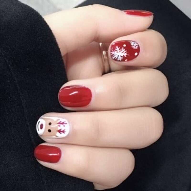 

24pcs Christmas Reindeer Pattern Fake Nail & 1pc Nail File & 1sheet Tape, Red