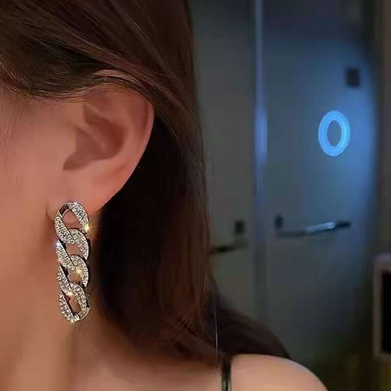 

Rhinestone Decor Chain Design Earrings, Silver